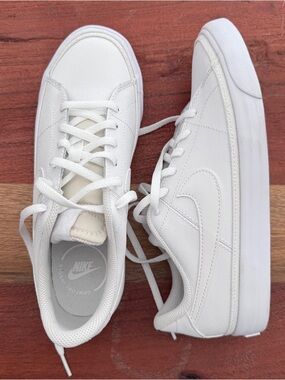 Nike Boys White Low-Top Sneakers